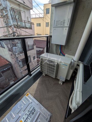 18/28 バルコニー