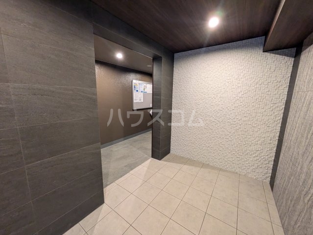 19/25 エントランス