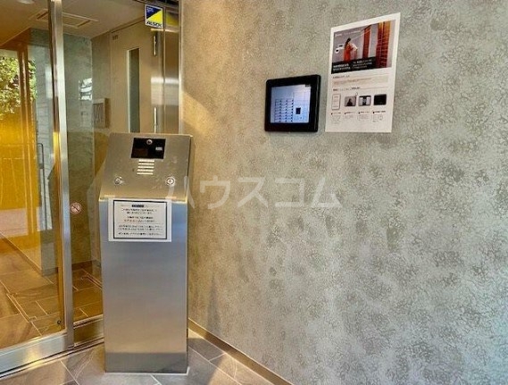 15/19 エントランス