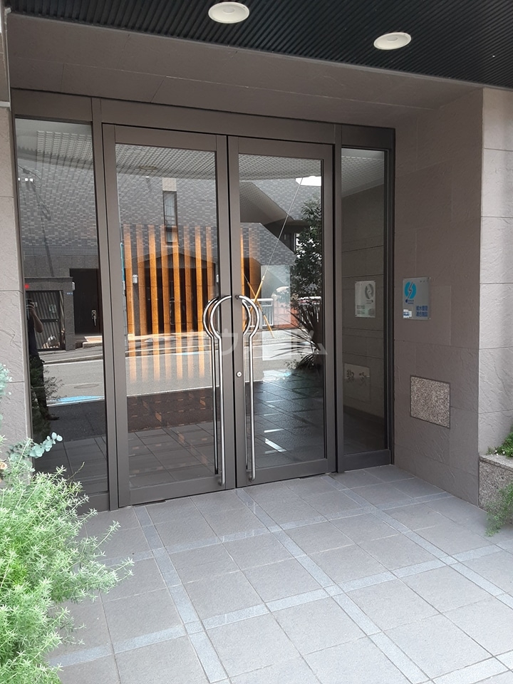 14/18 エントランス