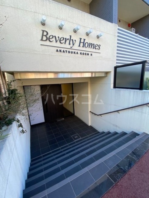 24/27 エントランス