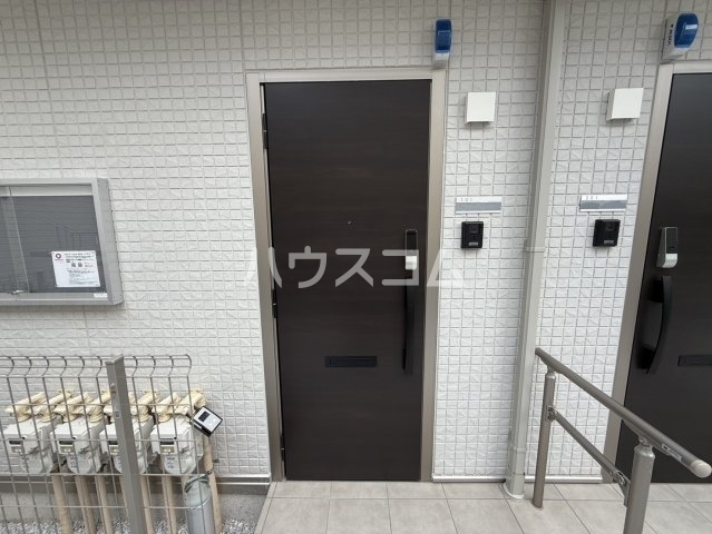 23/30 エントランス