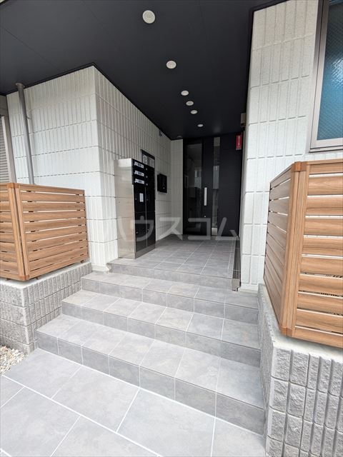 2/3 エントランス