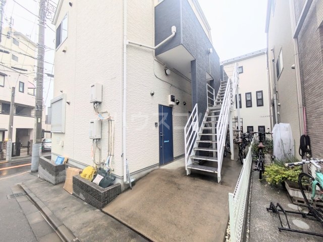 21/30 エントランス