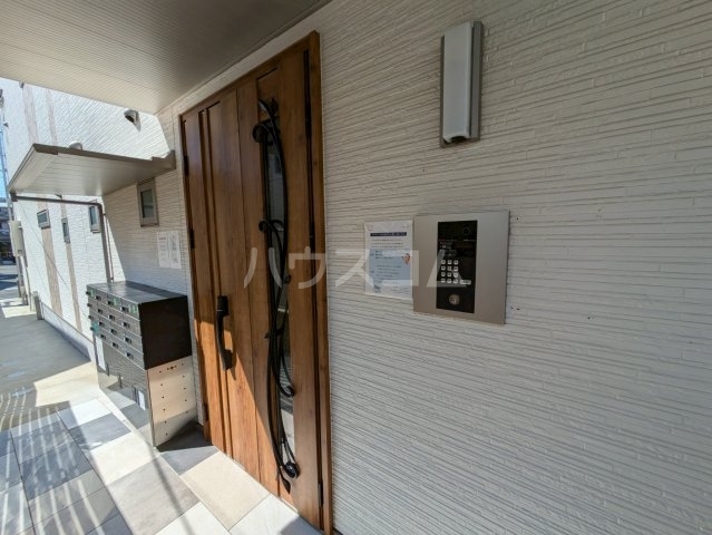 25/30 エントランス