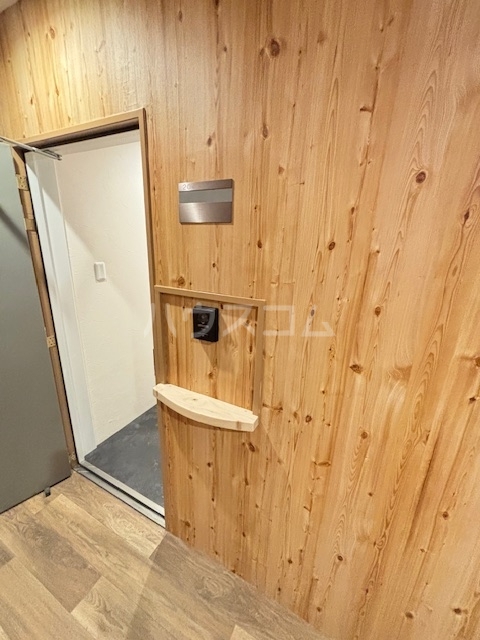 14/20 エントランス