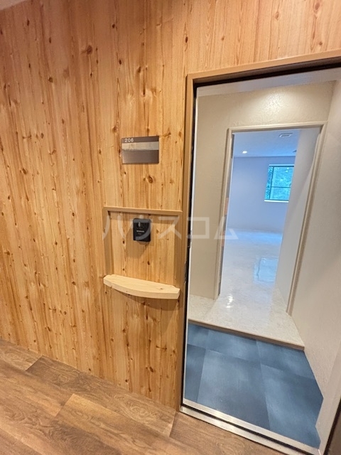 15/21 エントランス