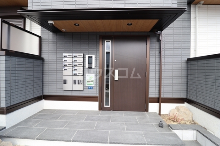 21/29 エントランス