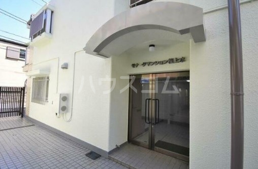 16/23 エントランス