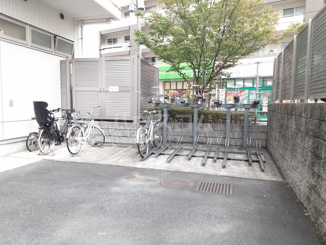 22/30 駐車場