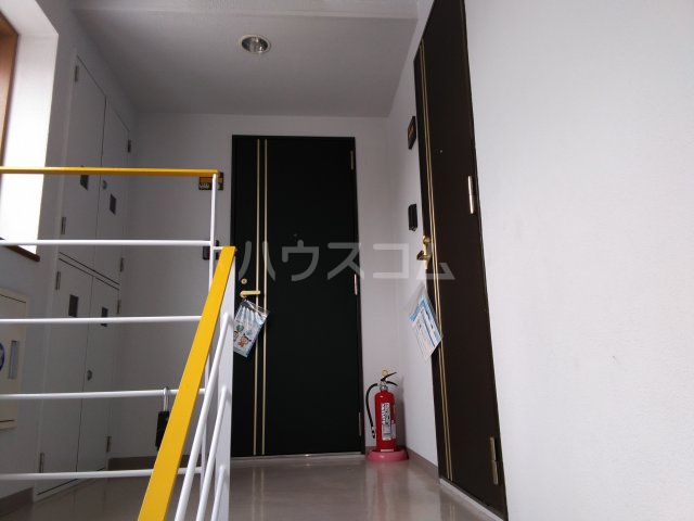 25/30 エントランス