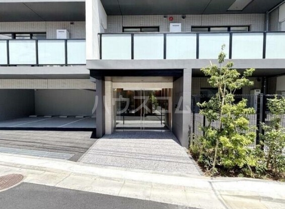 21/28 エントランス