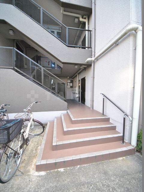 2/4 エントランス