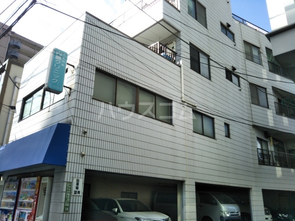 20/30 エントランス