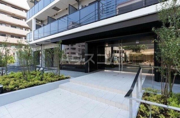 16/26 エントランス