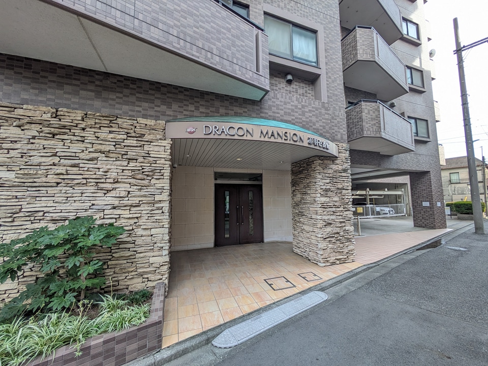 19/23 エントランス