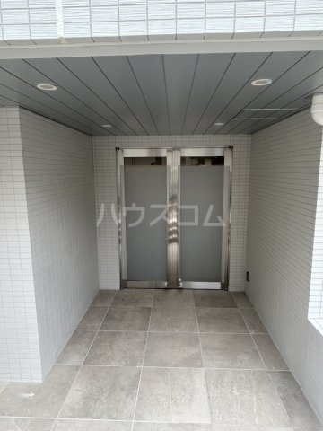 22/30 エントランス