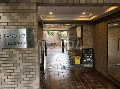 14/23 エントランス