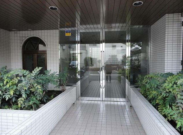 14/18 エントランス