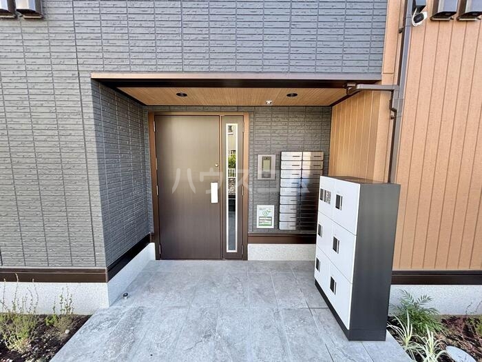 27/29 エントランス