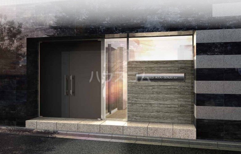 18/21 エントランス