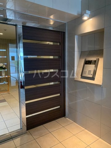 20/30 エントランス