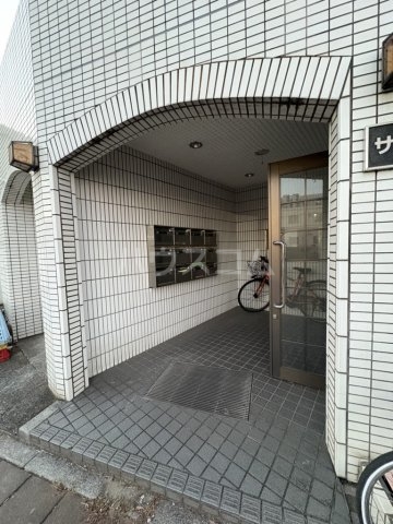 22/30 エントランス