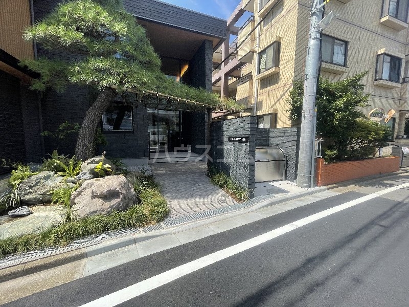 21/29 エントランス