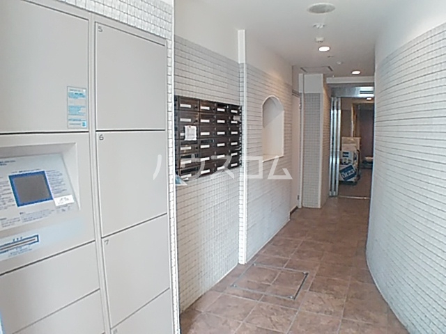 21/30 エントランス