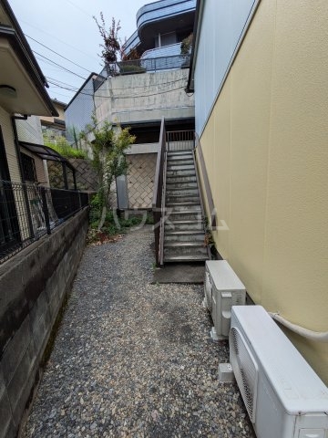 21/30 エントランス