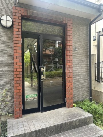 2/3 エントランス