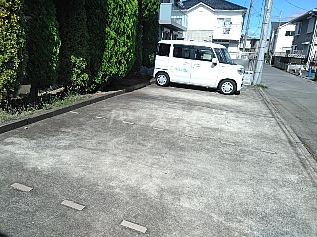 2/6 駐車場