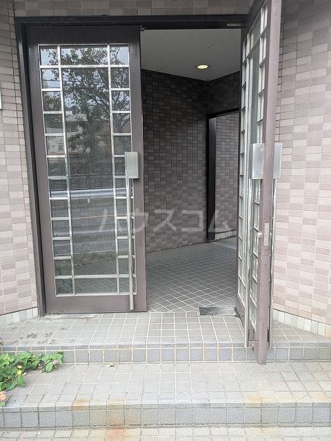 20/30 エントランス