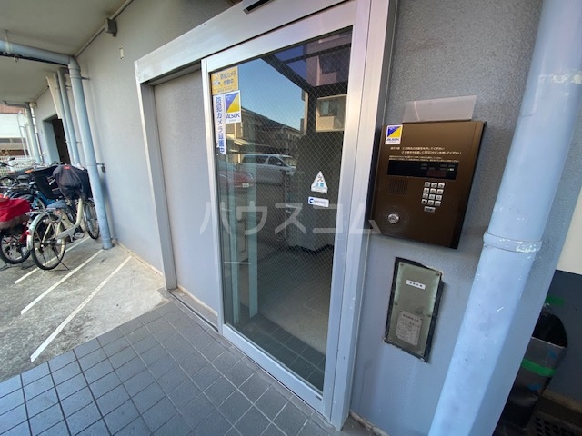 22/30 エントランス