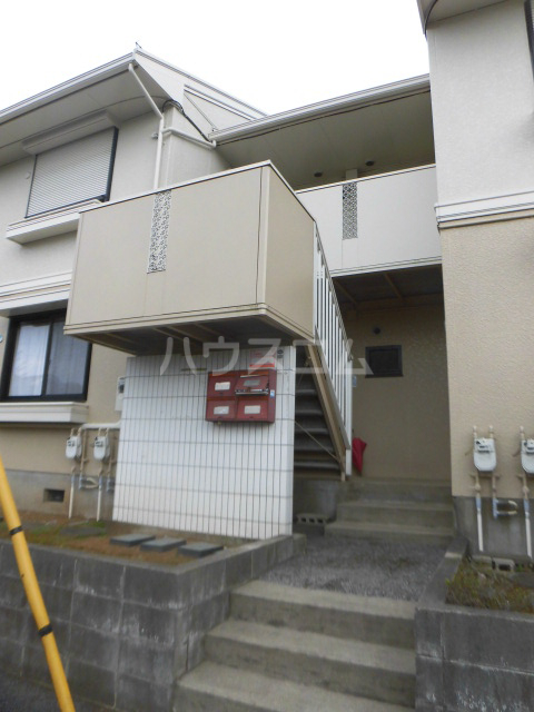 25/30 エントランス