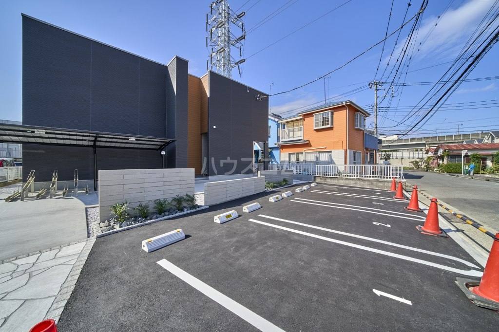 28/30 駐車場