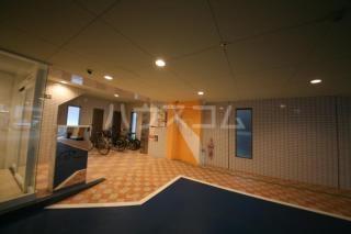 14/20 エントランス