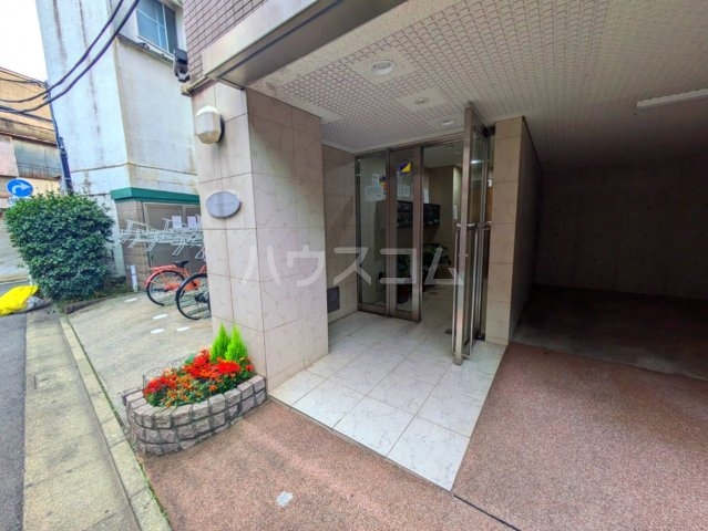 21/29 エントランス