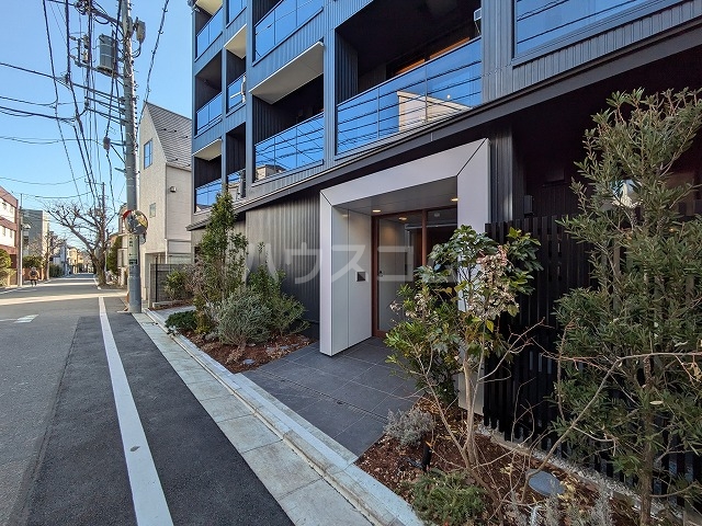 21/26 エントランス