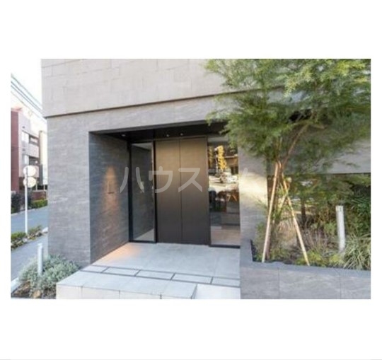 26/30 エントランス