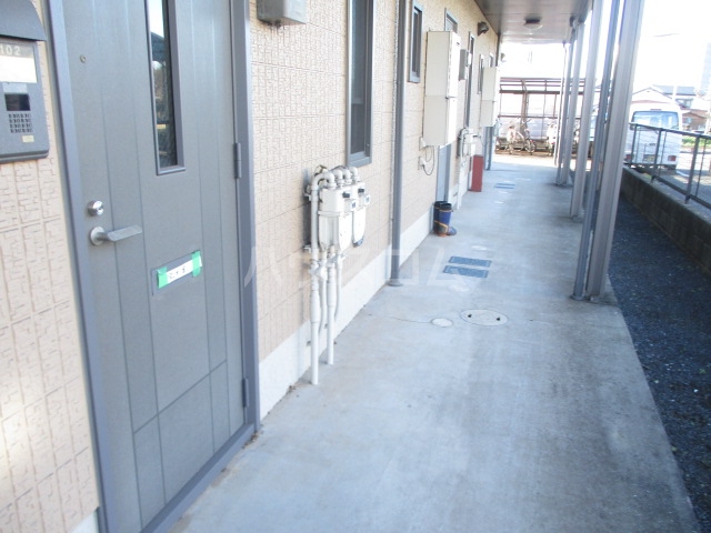 2/4 エントランス