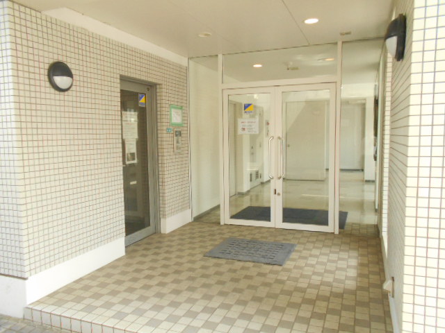 22/25 エントランス