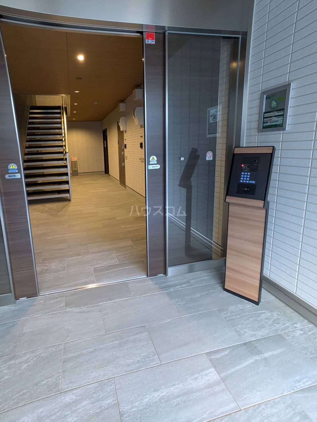 建物エントランス