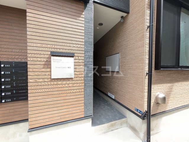 21/25 エントランス