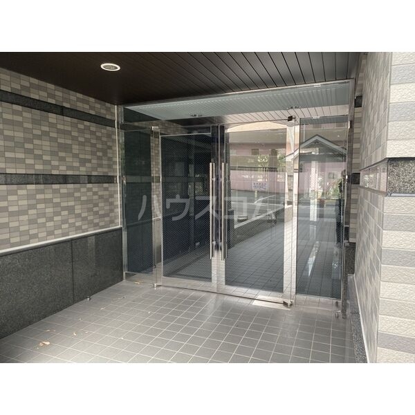 15/20 エントランス