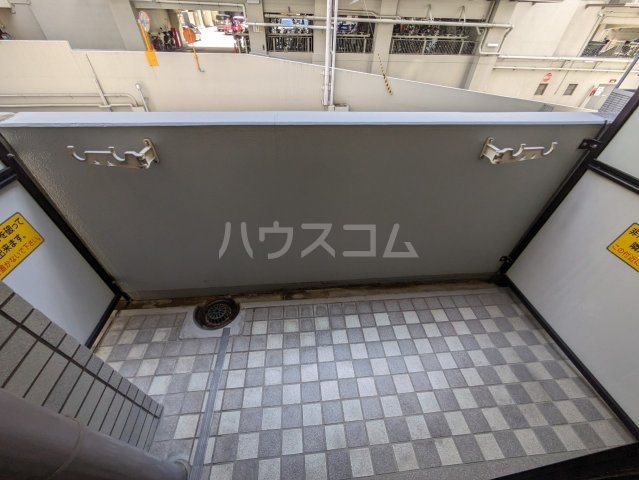 19/28 バルコニー