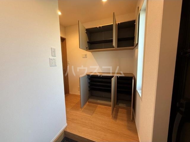 20/30 エントランス