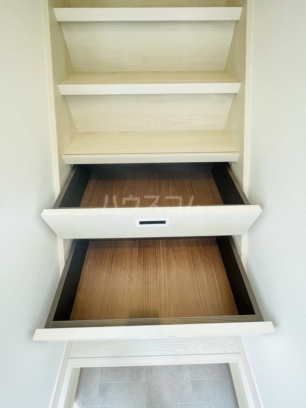 22/30 エントランス