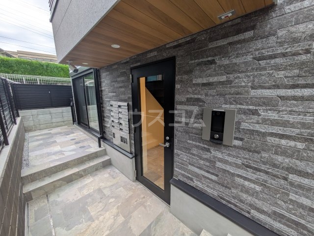 17/19 エントランス