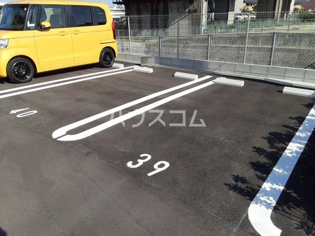 25/25 駐車場